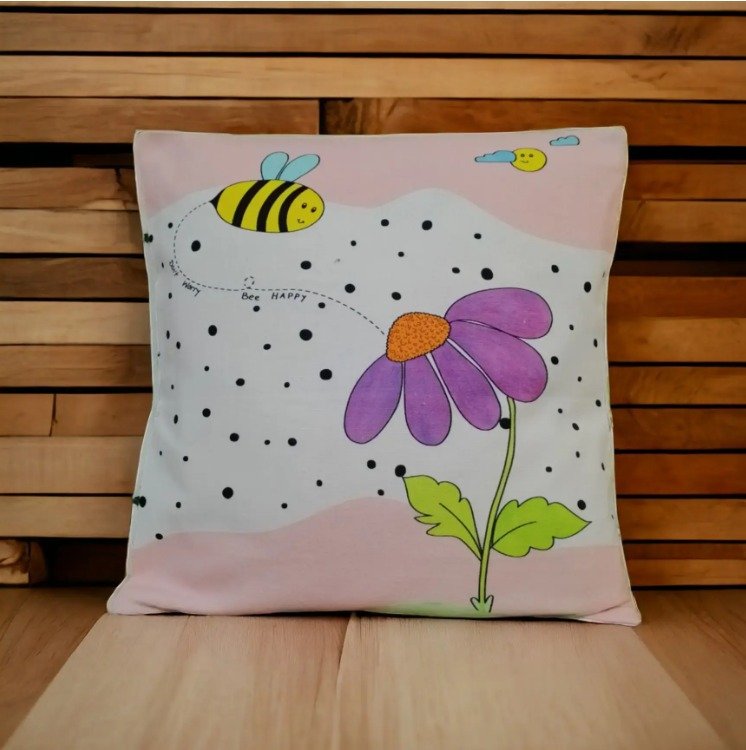 Springvibe Dont Worry Bee Happy Cushion cover